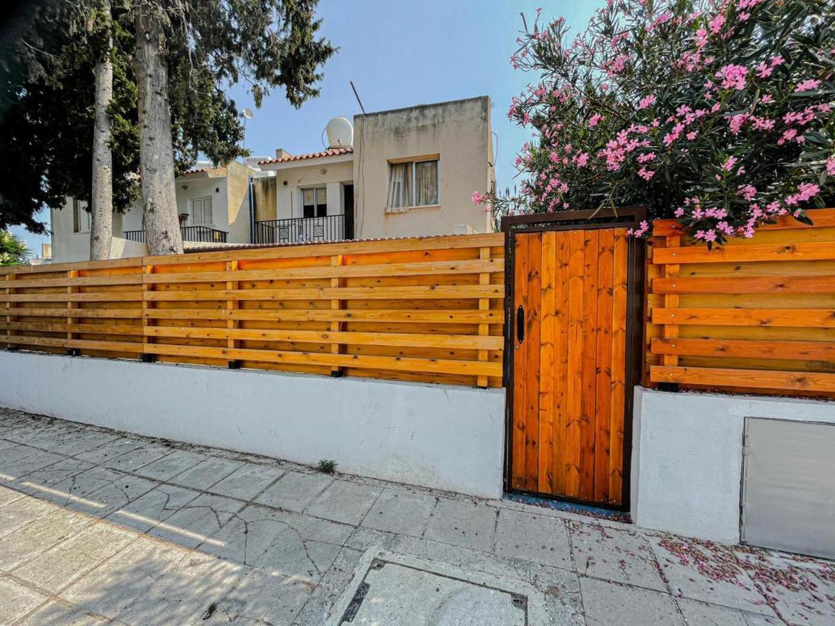 Dub House 2 Paphos Exterior photo